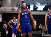 开云平台-活塞队球员表现出色获得赞誉