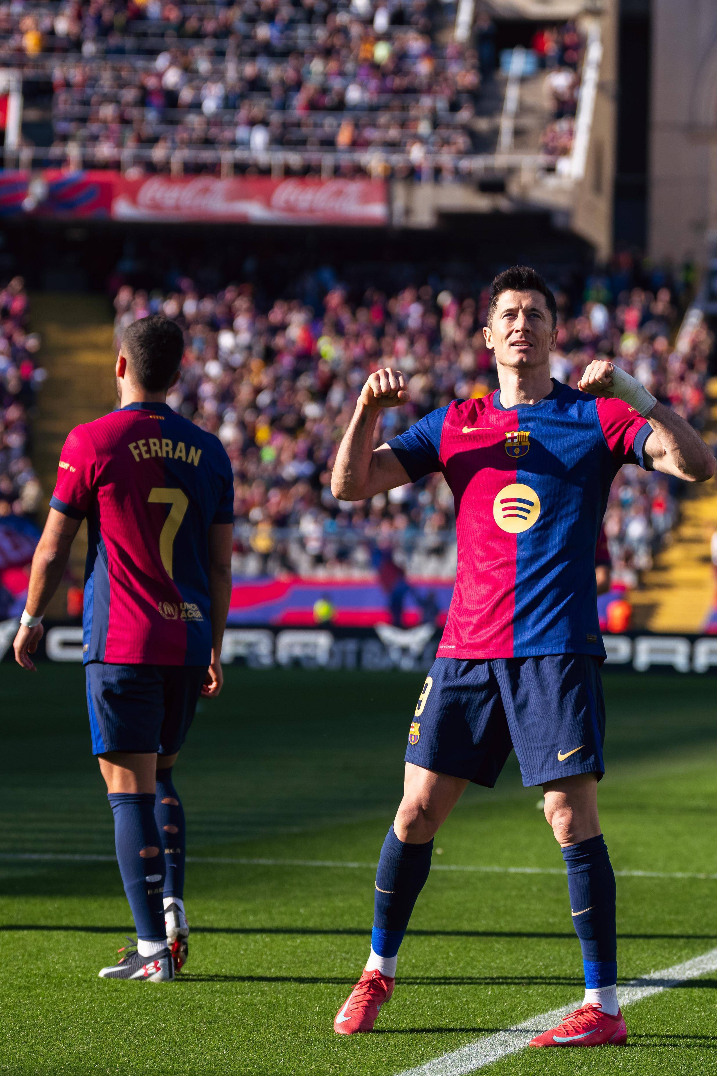 包含荷兰鏖战塞维利亚,莱万爆发神勇的词条 包含荷兰鏖战塞维利亚,莱万爆发神勇的词条