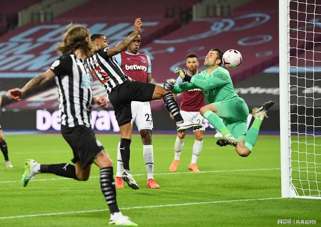 纽卡斯尔队在比赛中展现出强大实力,赢得胜利 纽卡斯尔队在比赛中展现出强大实力,赢得胜利