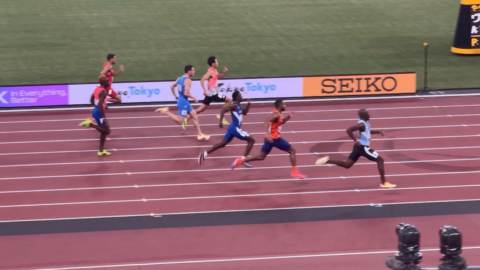 韩国选手冲刺终点线,斩获田径比赛金牌的简单介绍 韩国选手冲刺终点线,斩获田径比赛金牌的简单介绍