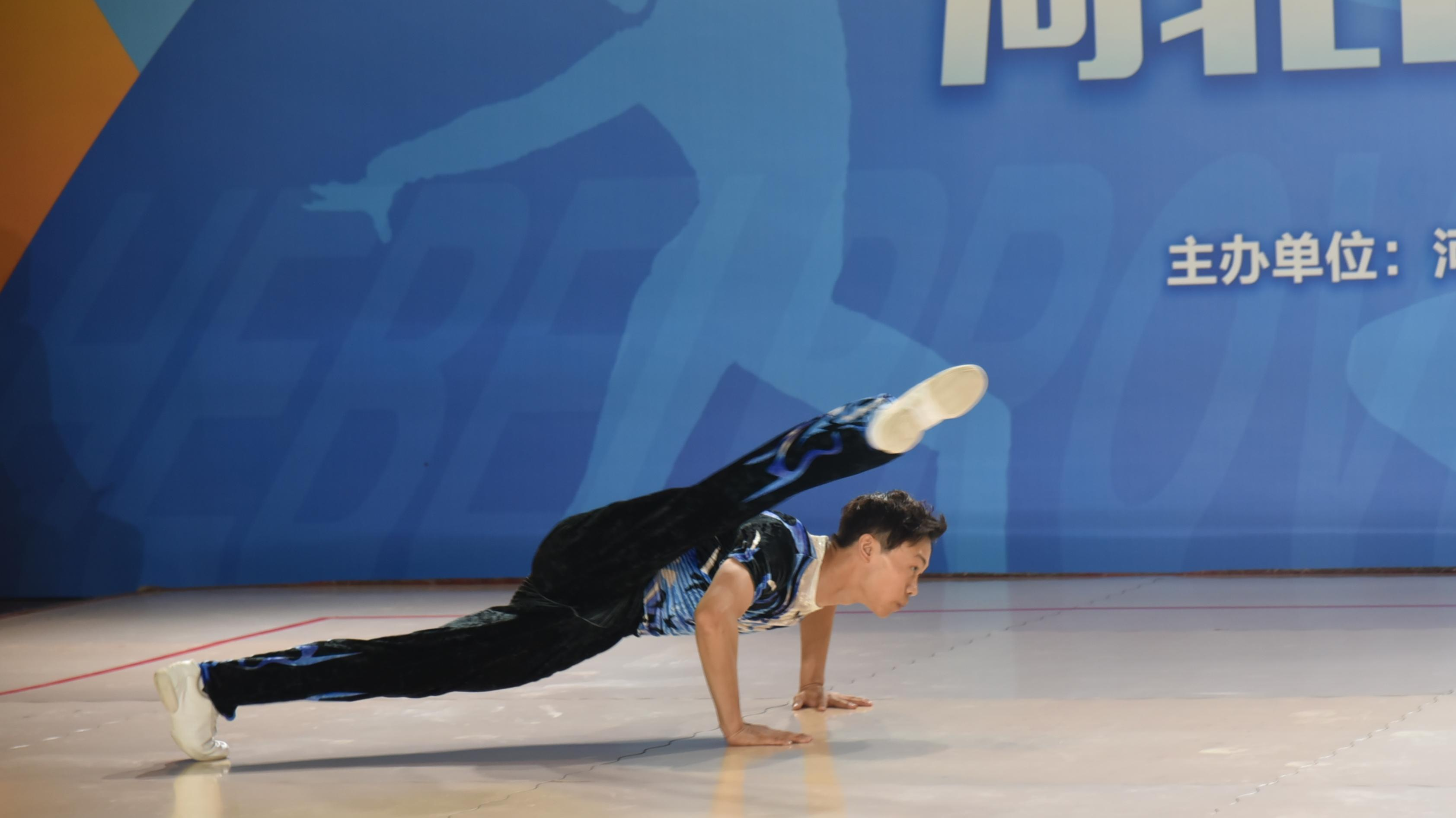 新一轮争夺锦标赛，各队斗志昂扬！的简单介绍