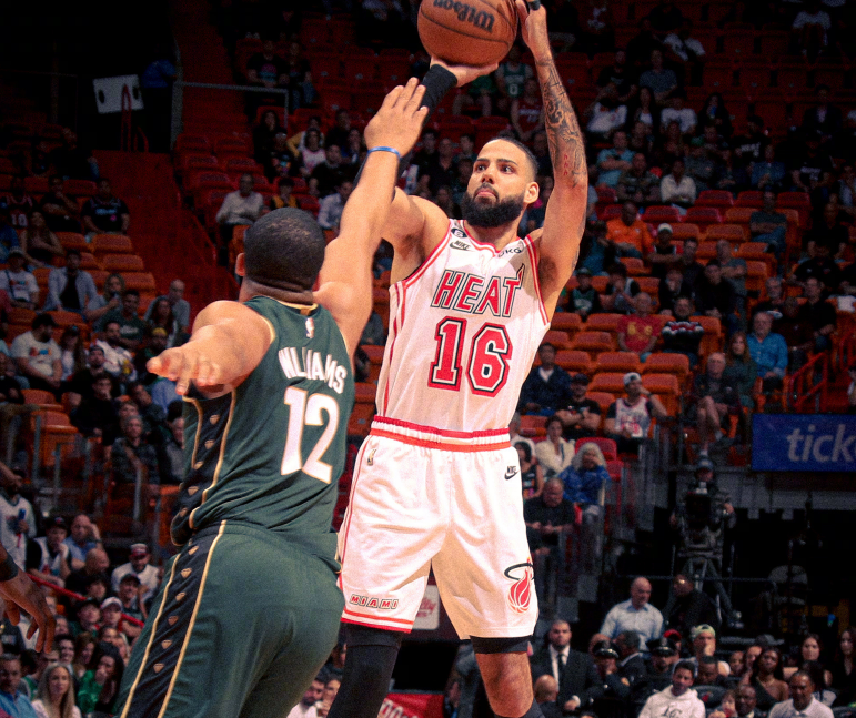 斯图加特力挽狂澜，赢得关键比赛的简单介绍