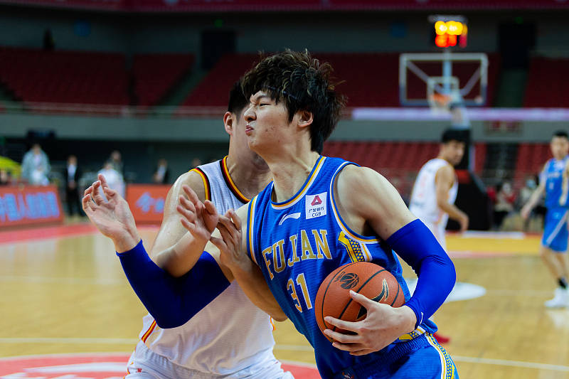 包含福建队智取浙江，取得季后赛关键胜利的词条