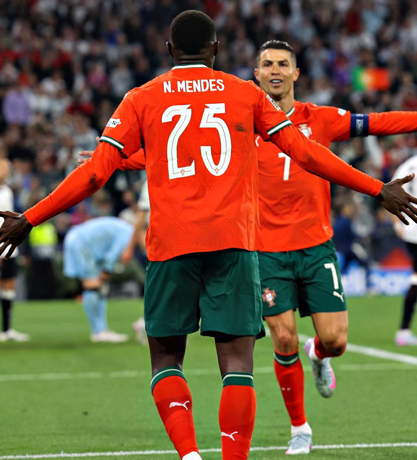 关于欧国联热点战报:尤文惨败巴萨,C罗无力回天的信息 关于欧国联热点战报:尤文惨败巴萨,C罗无力回天的信息