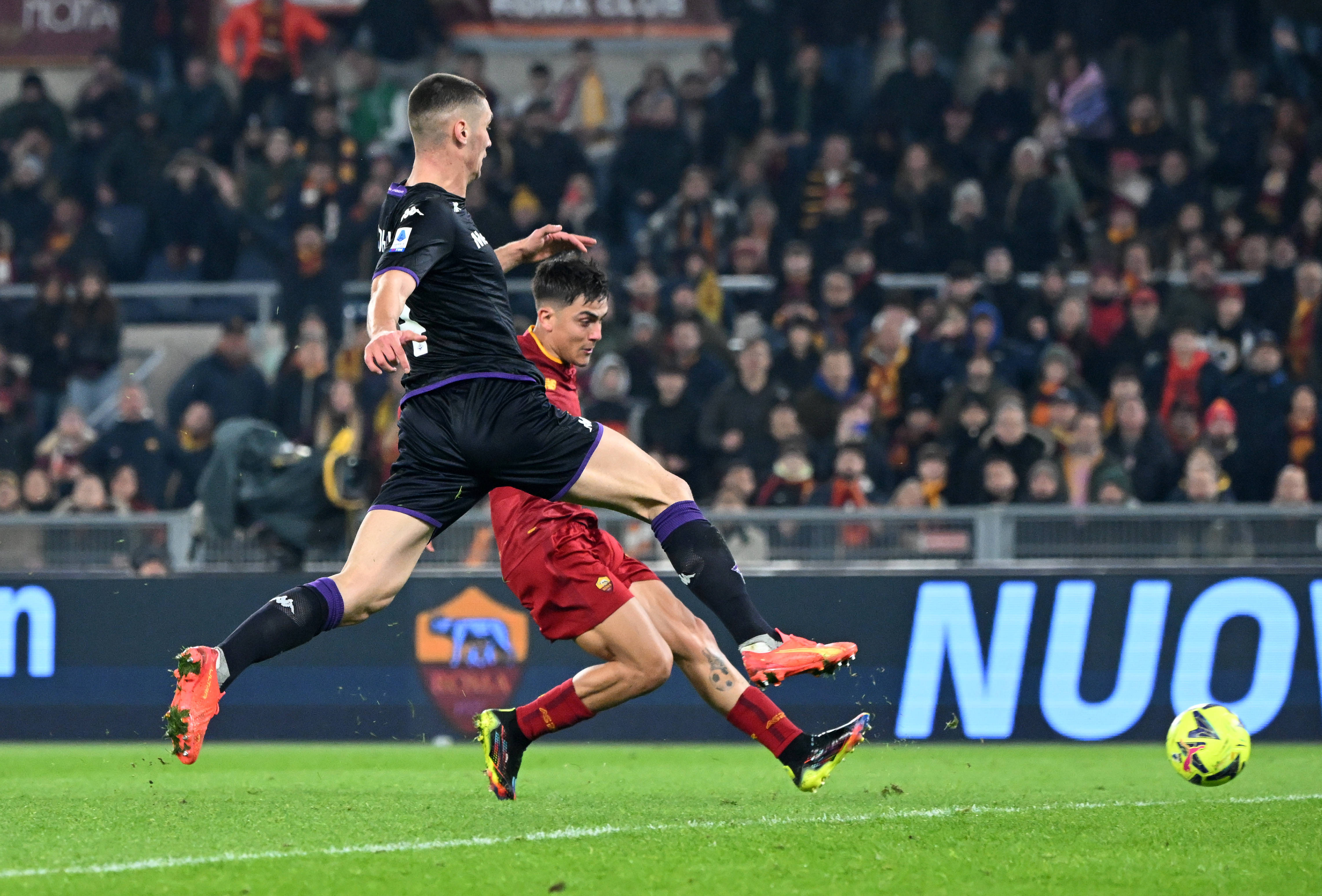 国内足球巨头对决，悬念不断！的简单介绍