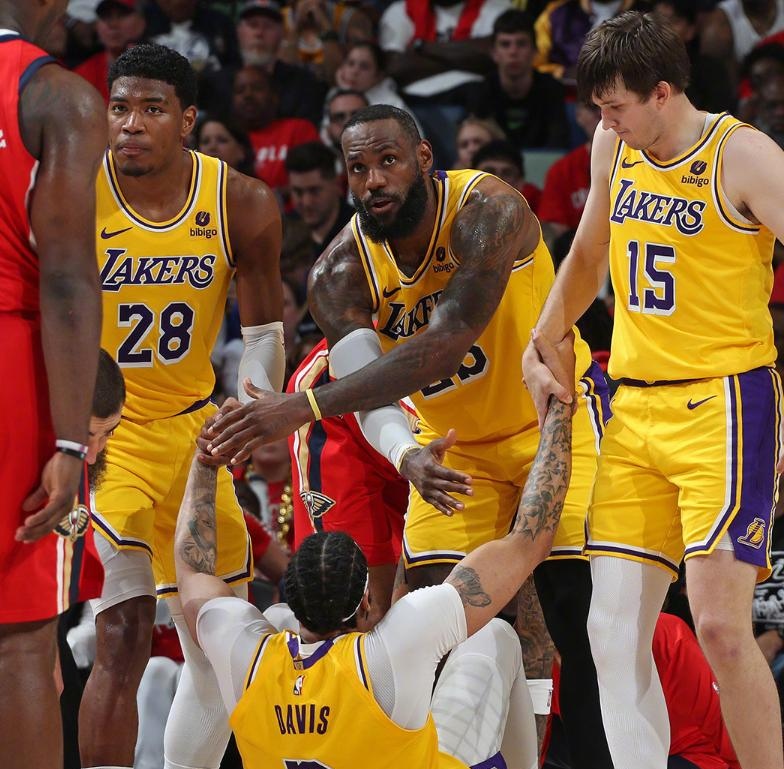 湖人胜鹈鹕,詹姆斯砍下三双数据的简单介绍 湖人胜鹈鹕,詹姆斯砍下三双数据的简单介绍