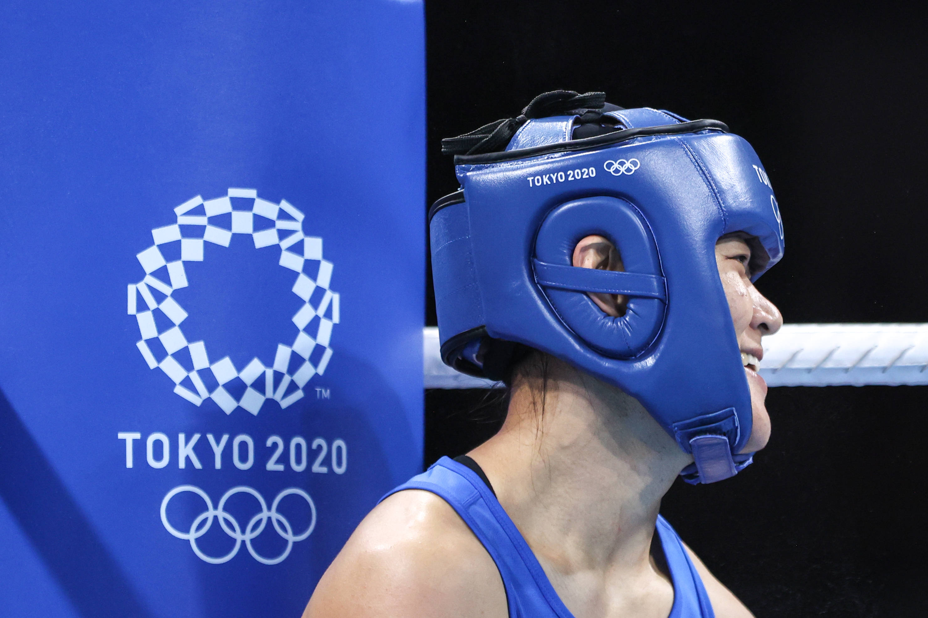 包含罗马尼亚拳击选手拼尽全力,成功取胜的词条 包含罗马尼亚拳击选手拼尽全力,成功取胜的词条