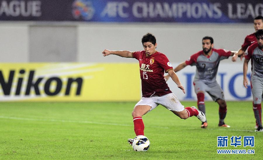 包含恒大客场告捷，稳固领先地位的词条