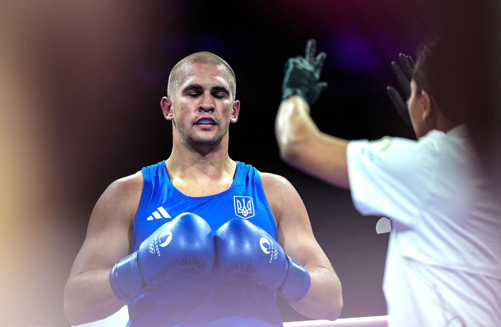 拳击男子超重量级：乌克兰选手夺冠