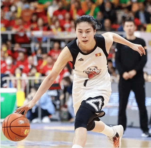 包含中国队碾压泰国队，辛杜惊艳四座的词条