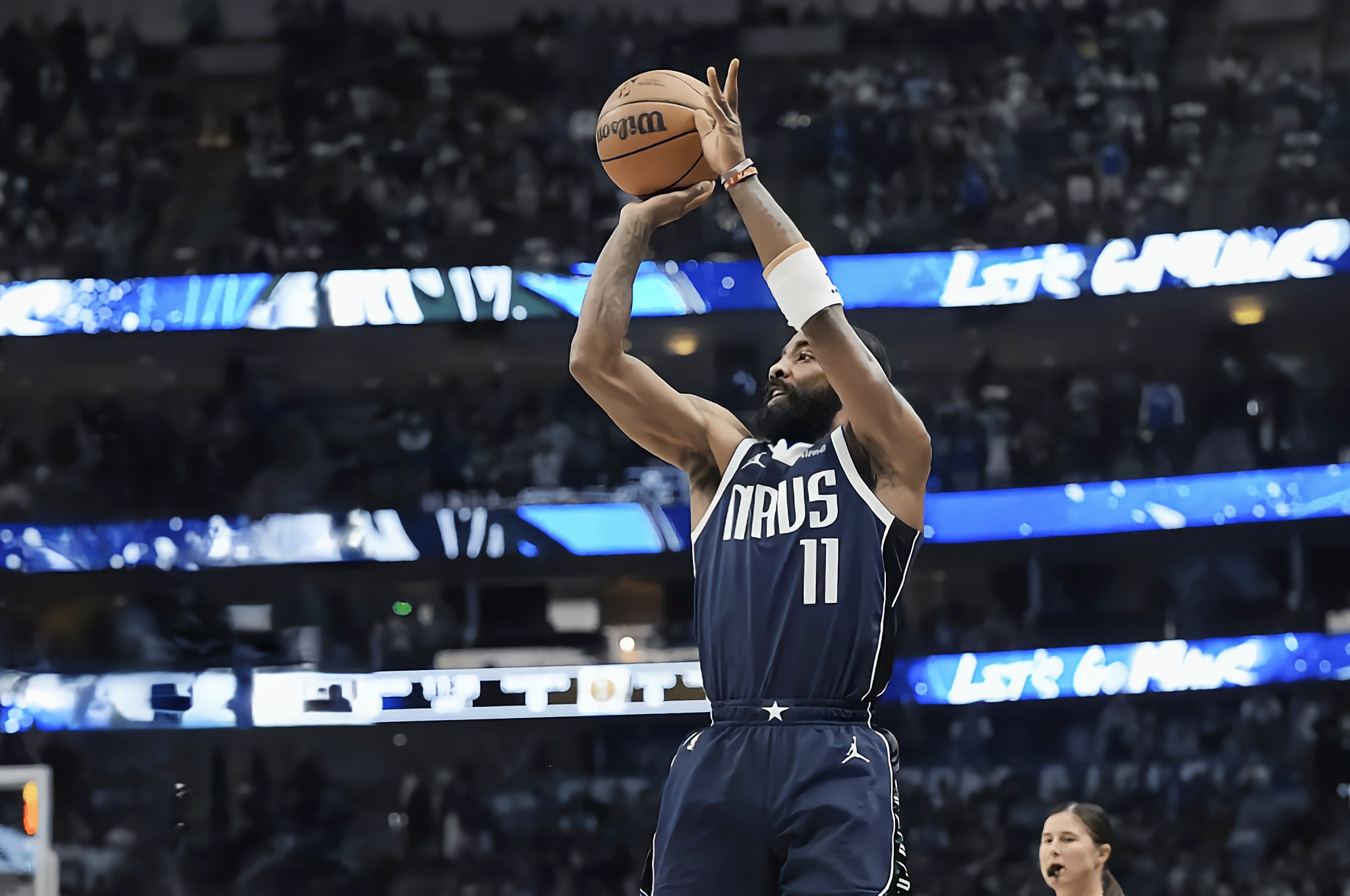 掘金力克独行侠，克莱爆发神勇的简单介绍