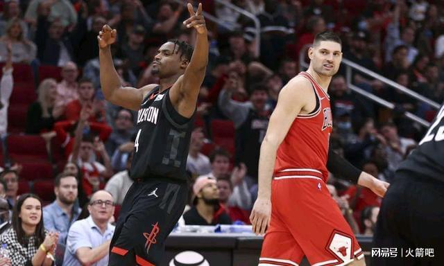 公牛鏖战巴西男篮,费沃斯一己之力扛起全队的简单介绍 公牛鏖战巴西男篮,费沃斯一己之力扛起全队的简单介绍