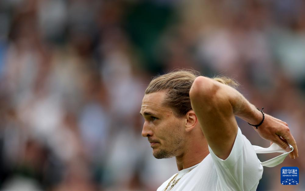 关于世界网球队险胜德国网球队,兹维列夫一己之力扛起全队的信息 关于世界网球队险胜德国网球队,兹维列夫一己之力扛起全队的信息