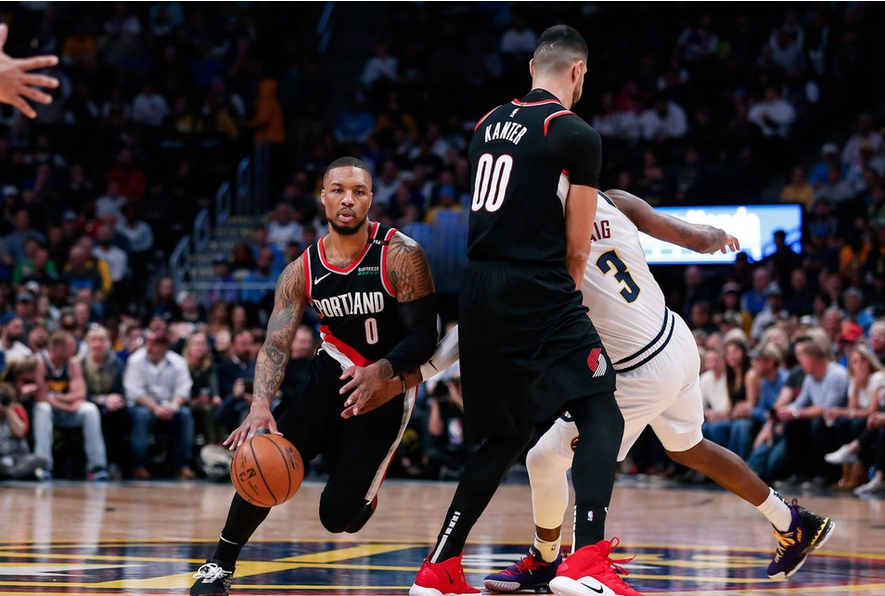 尼克斯横扫掘金，利拉德刷新纪录