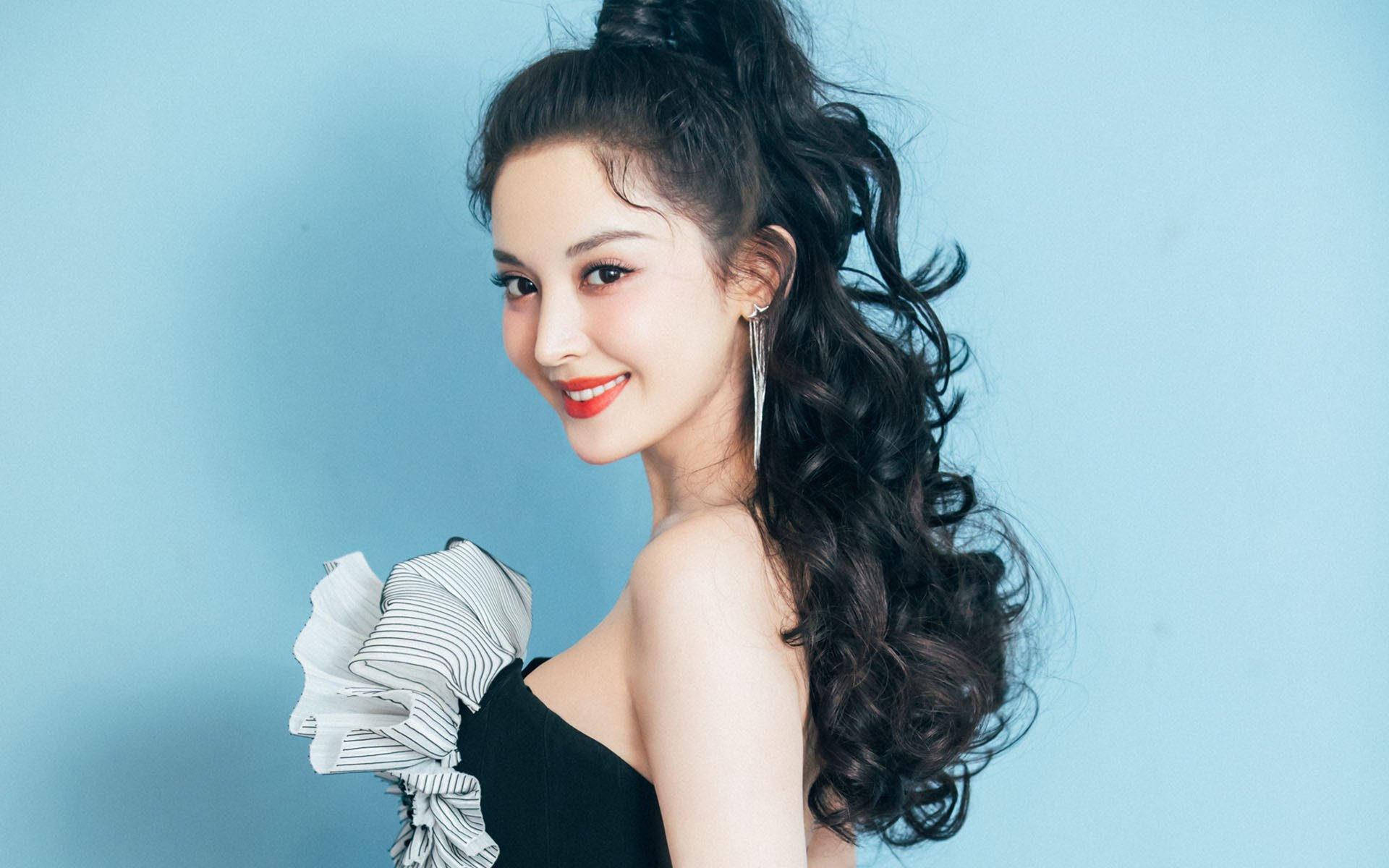 独行侠对阵湖人，哈利伯顿末节接管比赛，新一代控卫之王的加冕礼