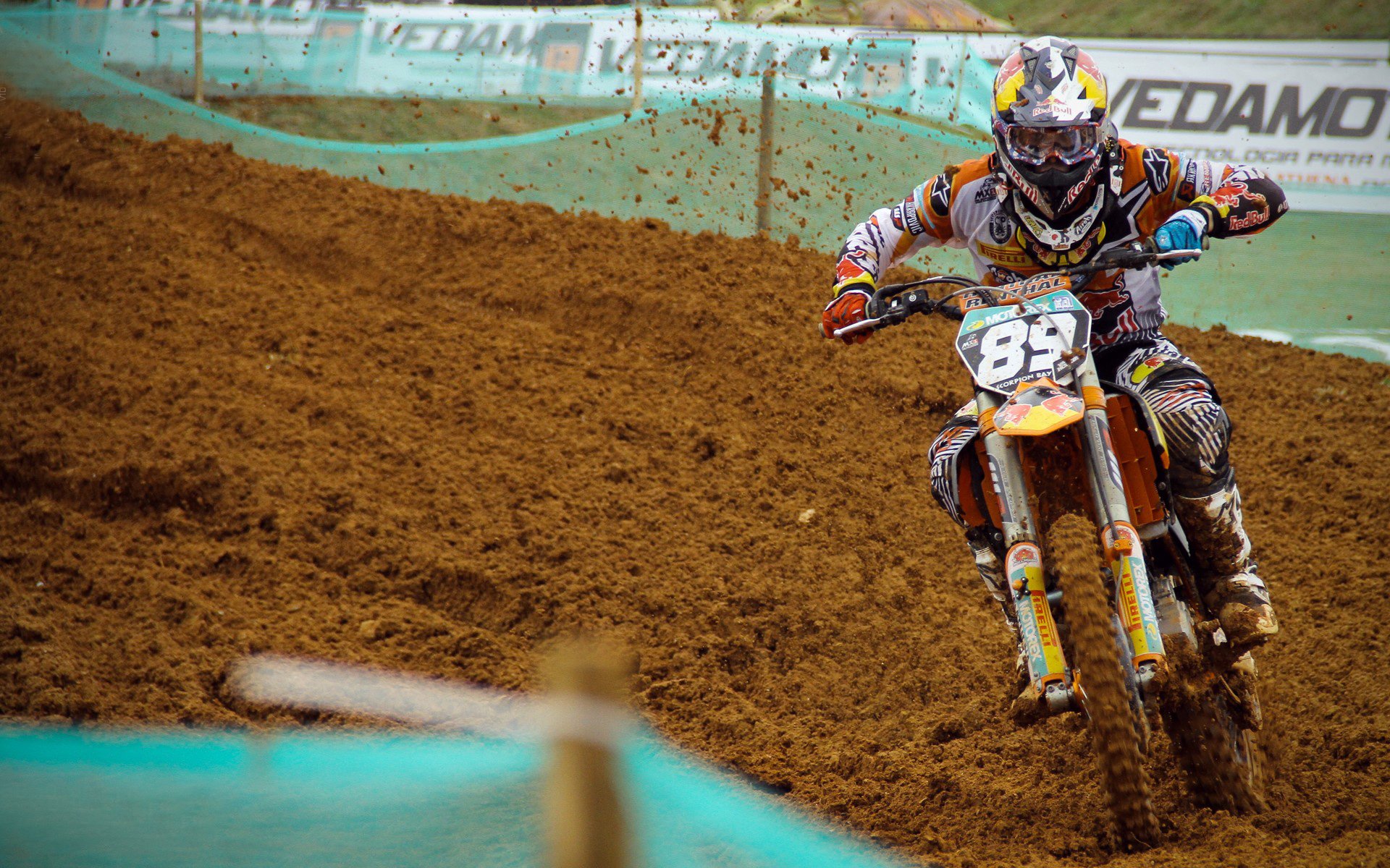 跨越时空的救赎，当国际米兰的蓝黑遇上埃及的沙，阿劳霍如何重铸自我