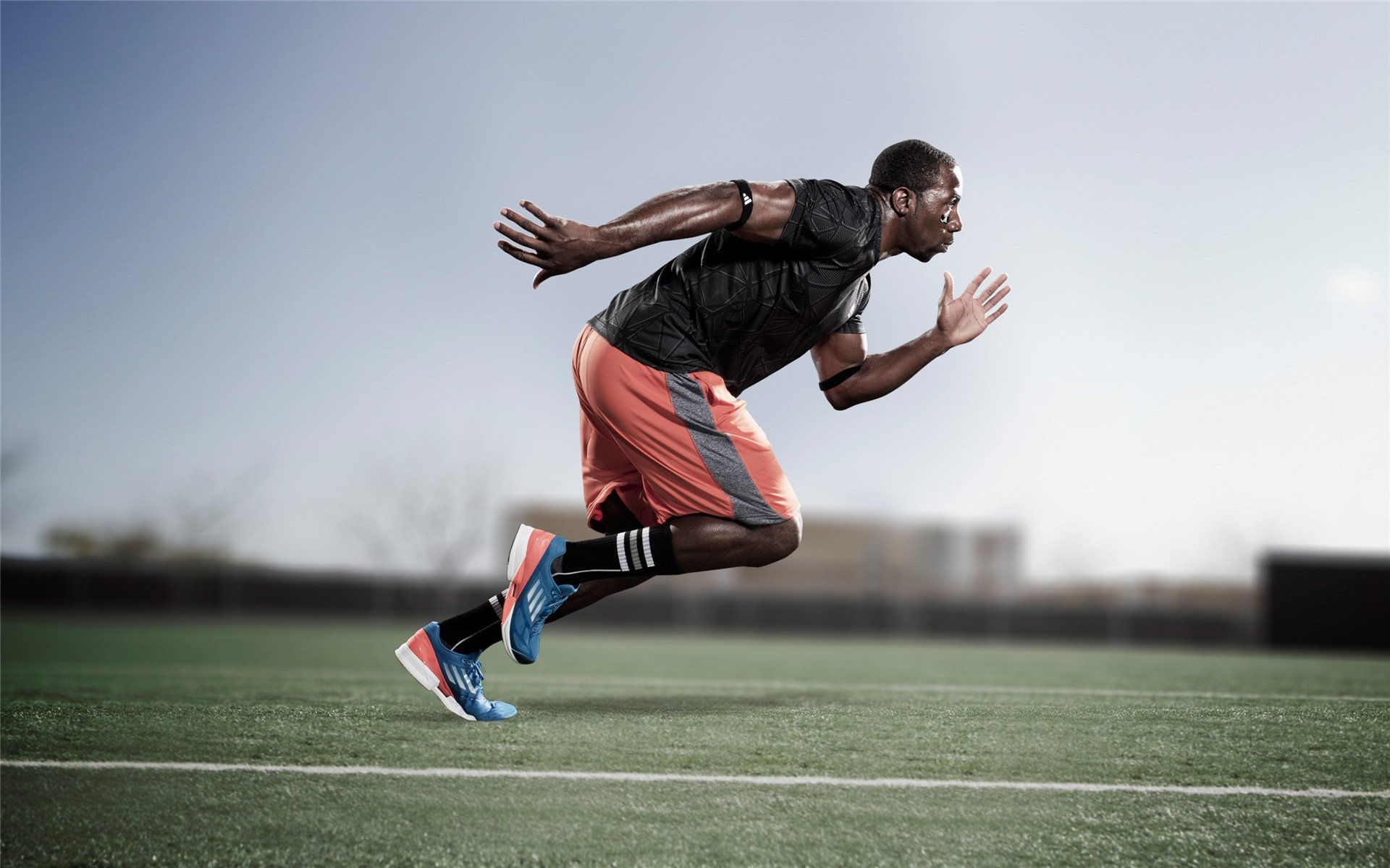 战术迷局，当莱万式无解攻击遇上亚特兰大钢铁防线—勒沃库森如何破解对手的完全无解命题？