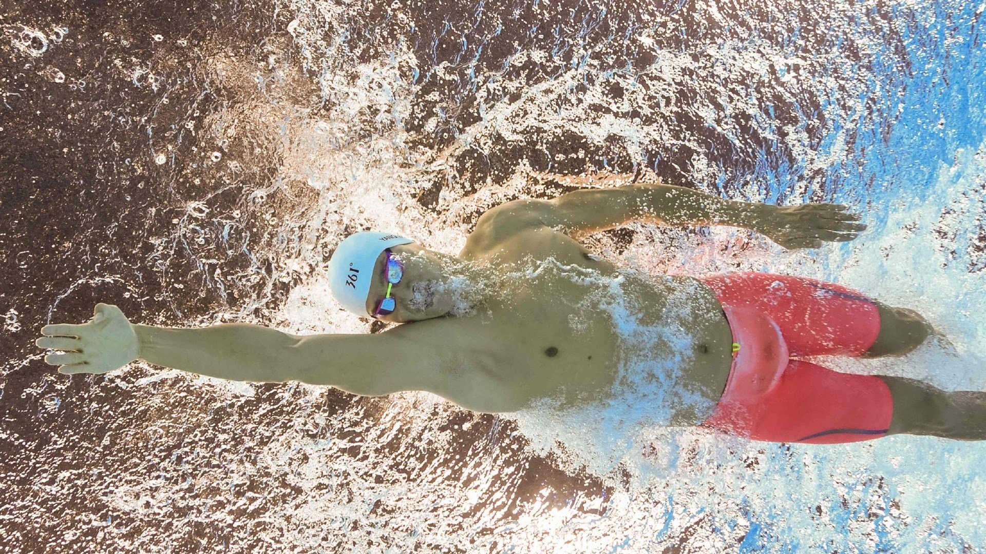 马丁内利一锤定音，波兰军团客场碾压拉齐奥